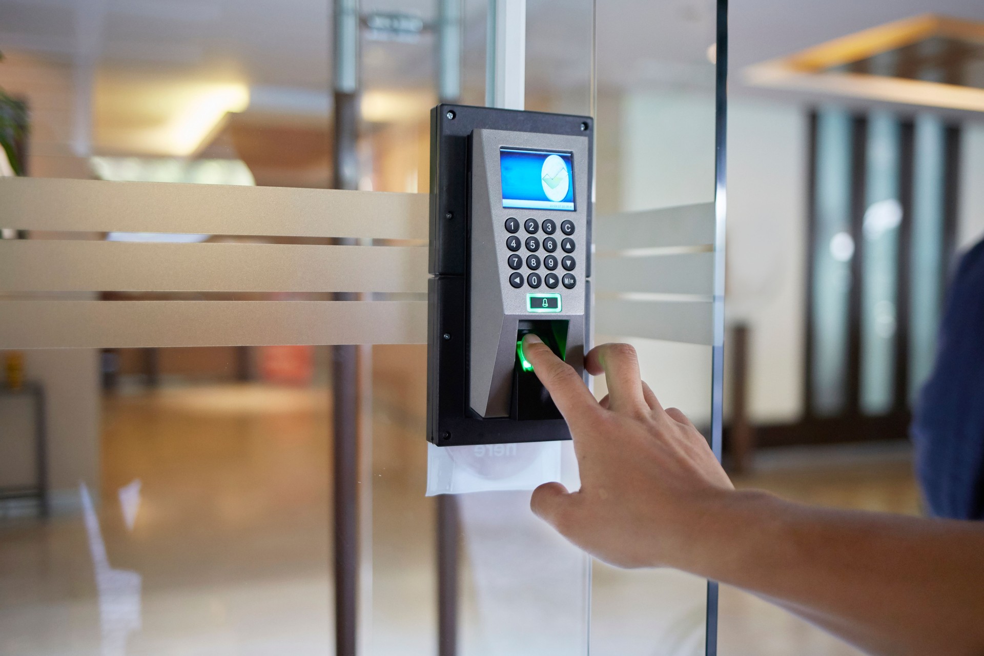 Electronic door  control device